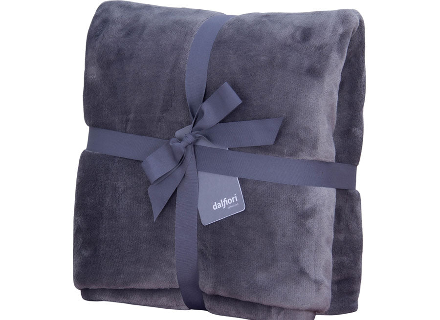 Manta Ulfur Gris Medio | Suavidad y calidez en cada fibra | Felpa Ultrasuave | 130 × 150 cm.