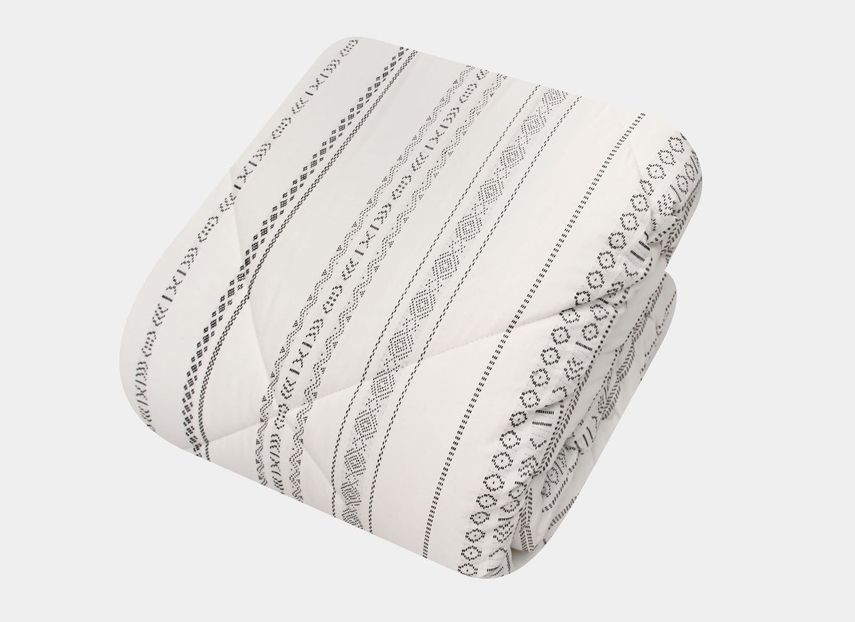 Edredón Nanuked tenemos tallas de edredón matrimonial, King size, Individual y Queen size. El descanso que mereces con Edredones Dalfiori de Microfibra