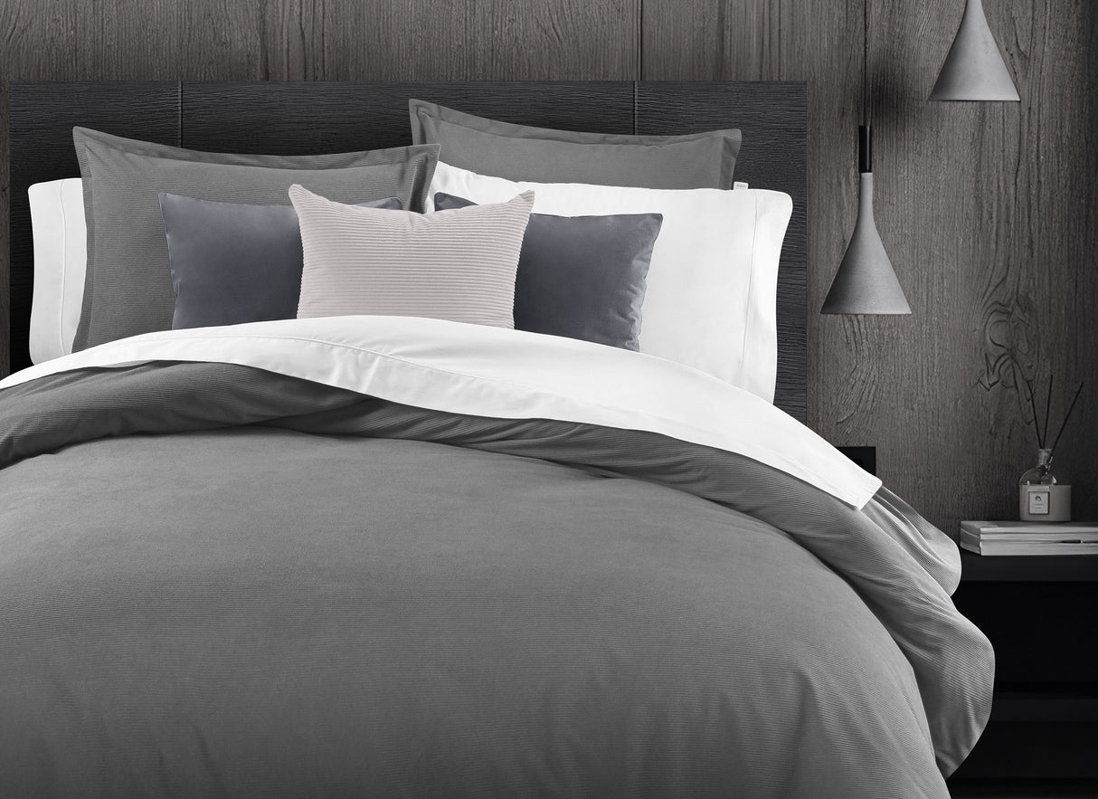 Duvet Khaleb · confeccionado en Pana · Atemporal, Suave y con Relieve · Dinámico y Relajado ·