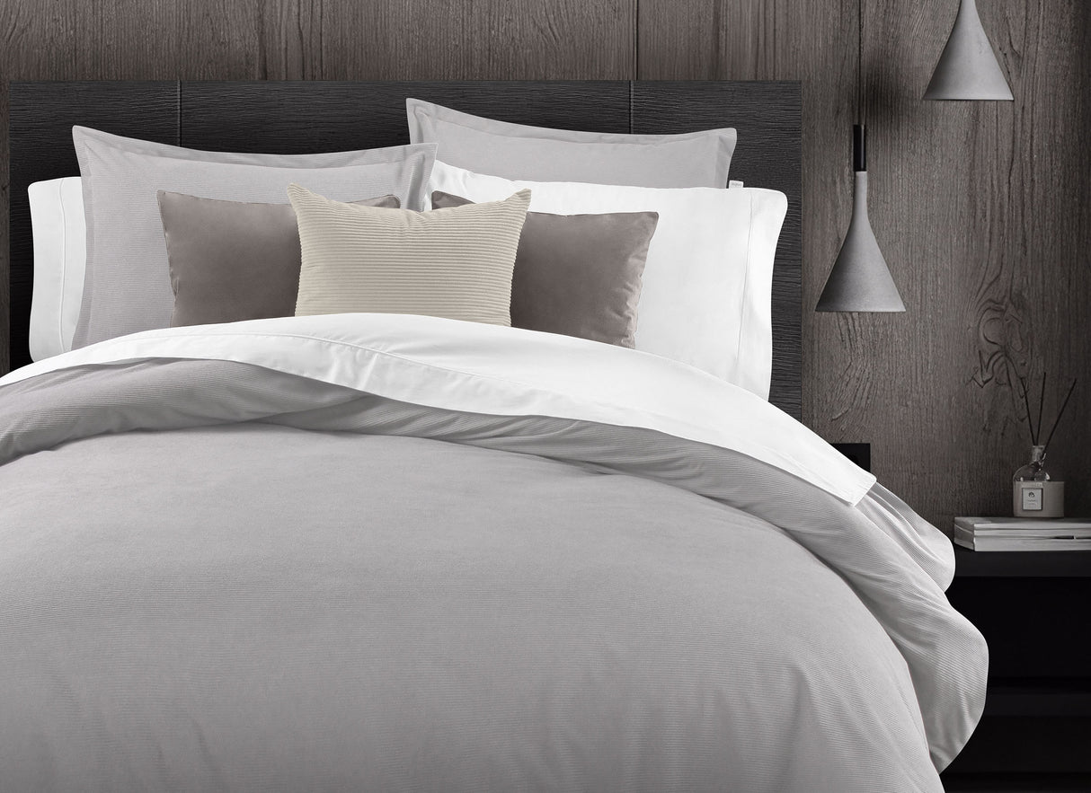 Duvet Khaleb · confeccionado en Pana · Atemporal, Suave y con Relieve · Dinámico y Relajado ·