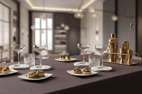 Hora del cóctel con cristalería