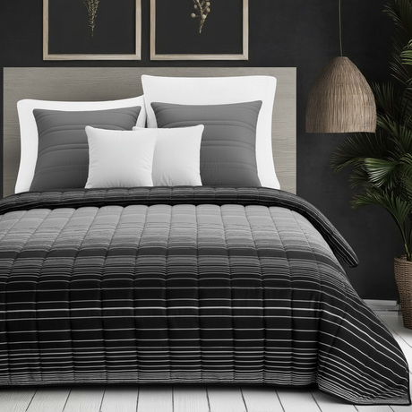 Toma frontal de colcha con rayas